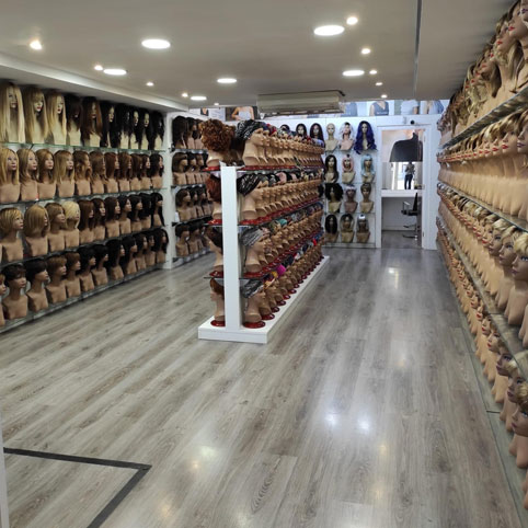 Interior de la botiga Hairstore Barcelona